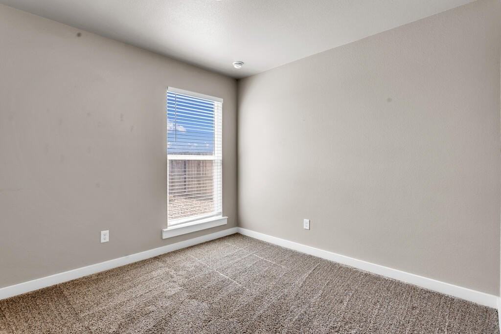 4802 Kimber St - Photo 4 of 21