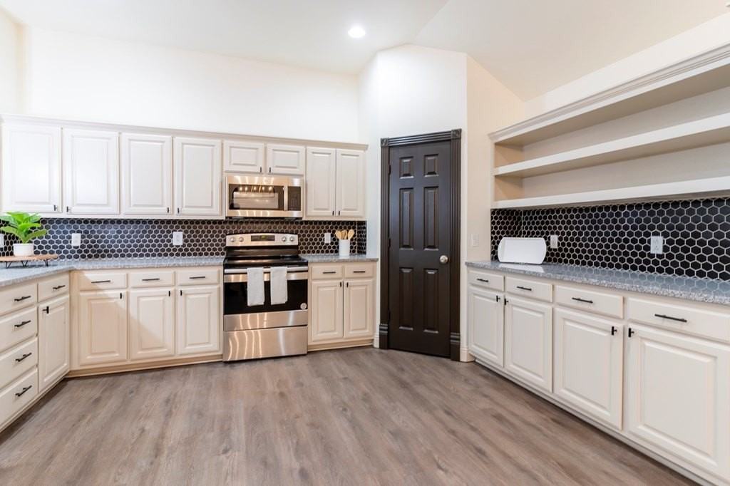 6250 E Goldenrod Dr - Photo 3 of 25