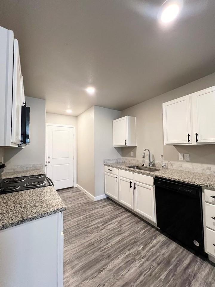 2515 Wyatt Way - Photo 6 of 21