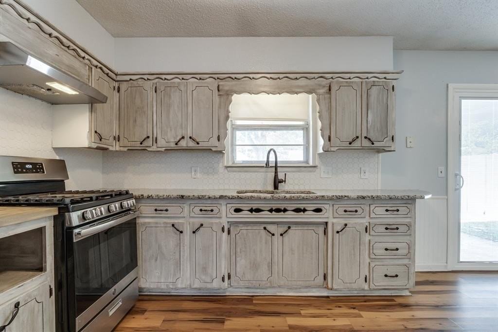 2105 Candy Ln - Photo 6 of 27