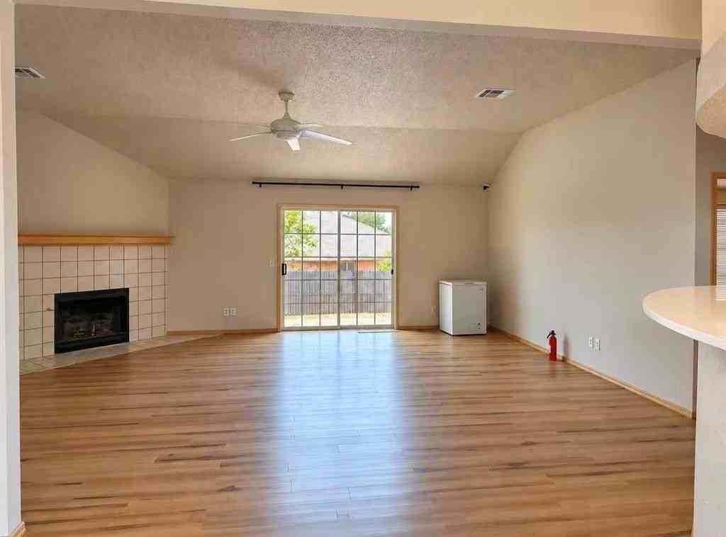17313 Cedarwood Dr - Photo 2 of 4