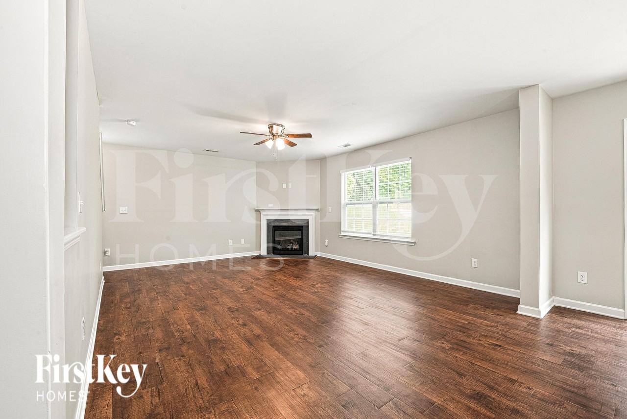 5329 Park Brook Dr - Photo 4 of 19