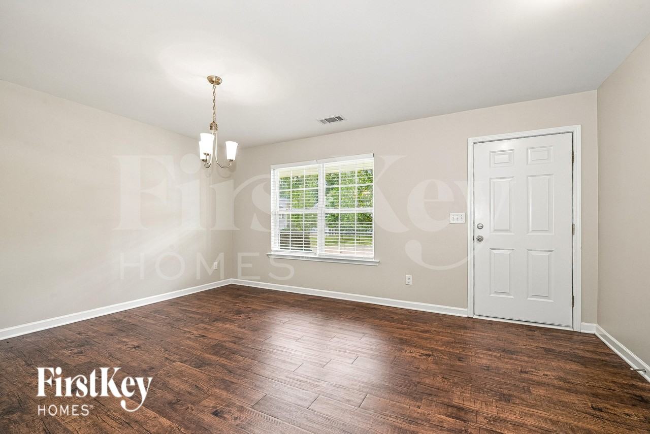 5329 Park Brook Dr - Photo 5 of 19