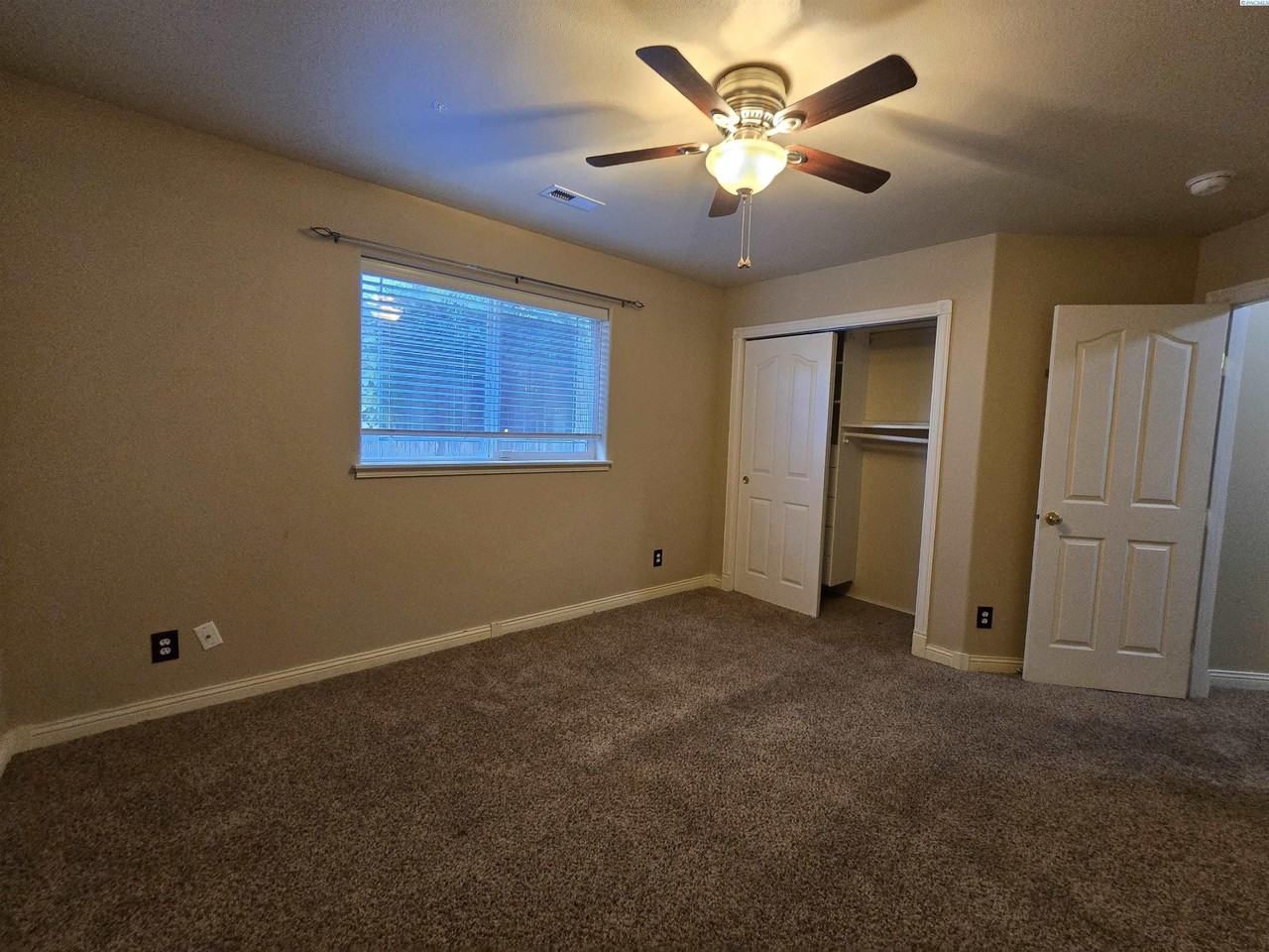 2325 N Pittsburg St - Photo 6 of 13