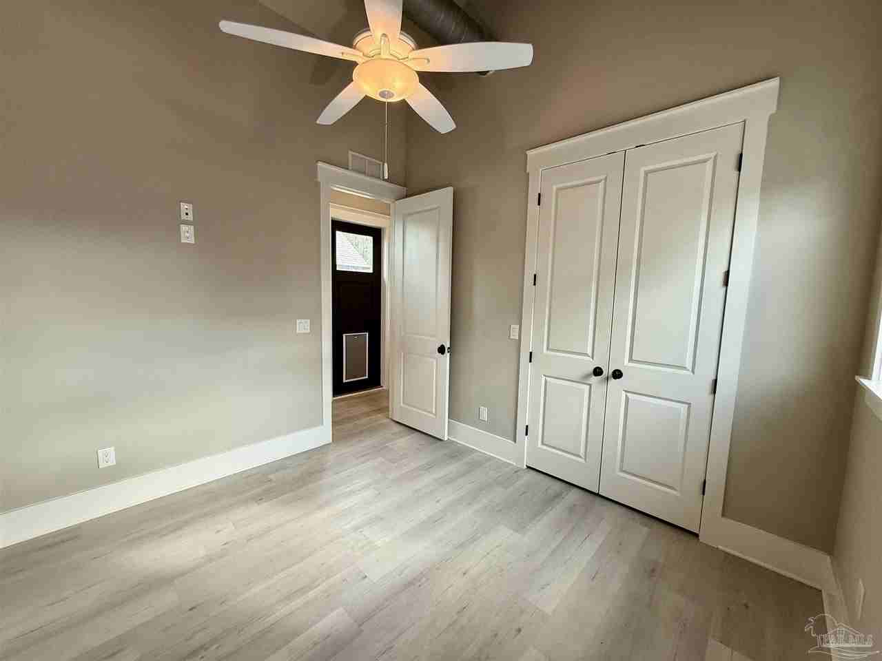 1205 E Scott St - Photo 3 of 14
