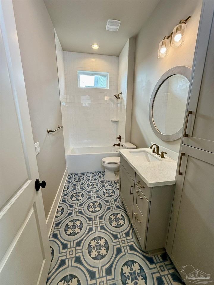 1205 E Scott St - Photo 4 of 14