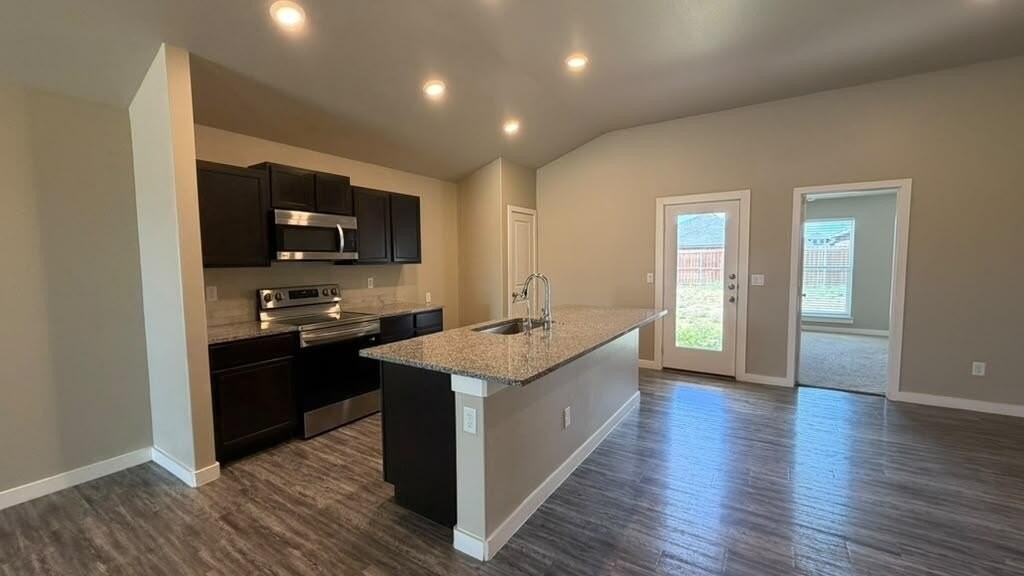 6821 Blue Sky St - Photo 7 of 33