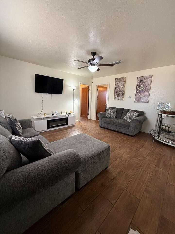 110 Colorado Rd - Photo 2 of 17