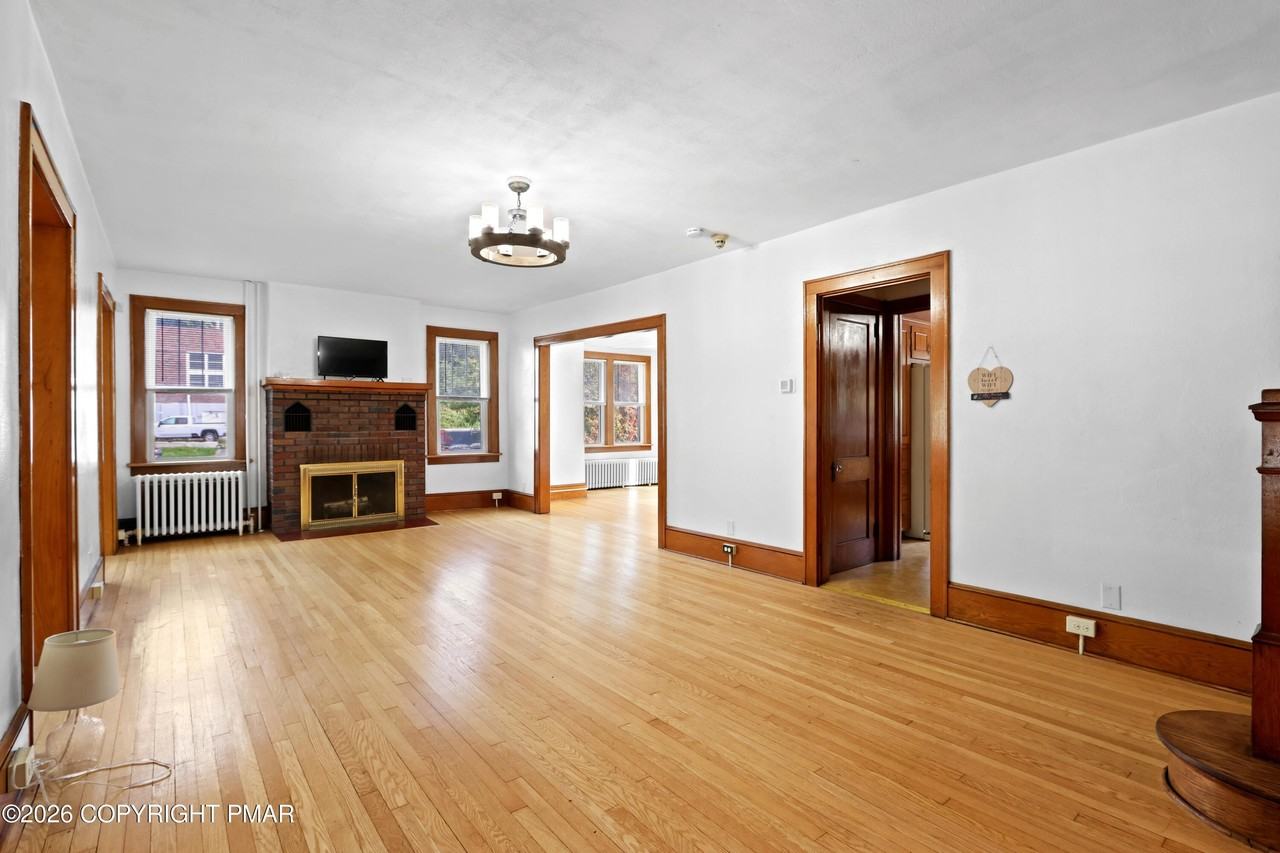 2780 Rimrock Dr - Photo 4 of 40