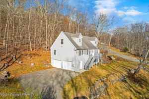 featured image of 120 St Andrews Dr