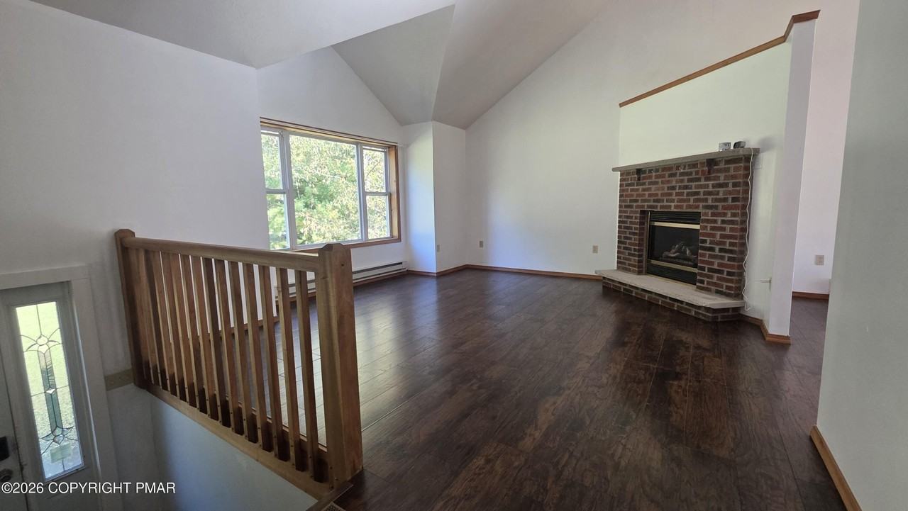 838 Cayuga Way - Photo 3 of 35
