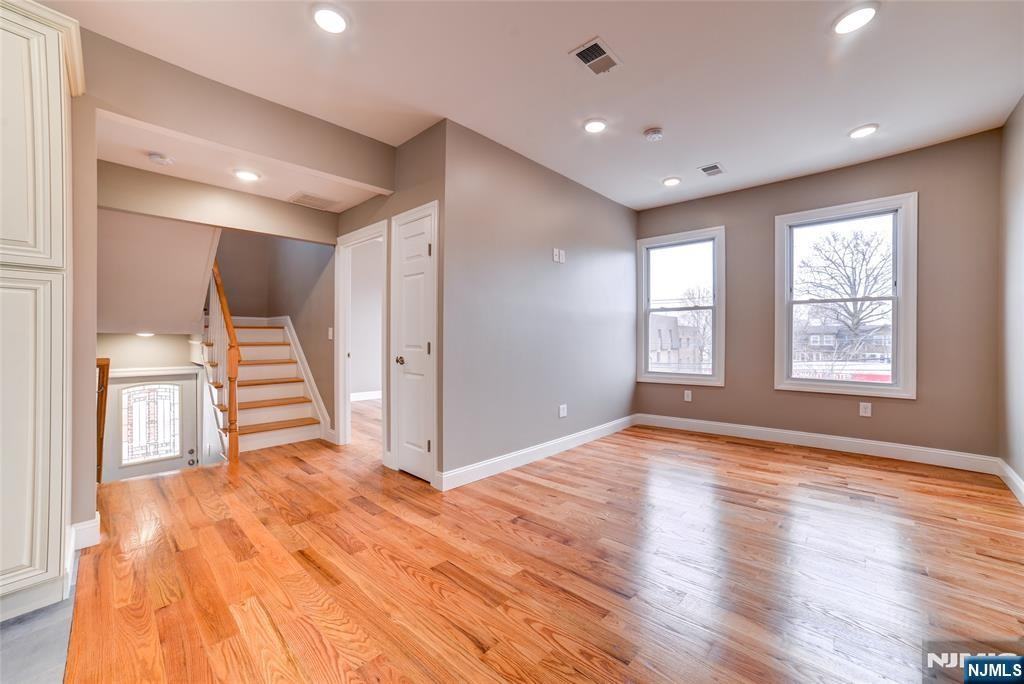 793 Kearny Ave ##2 - Photo 3 of 20