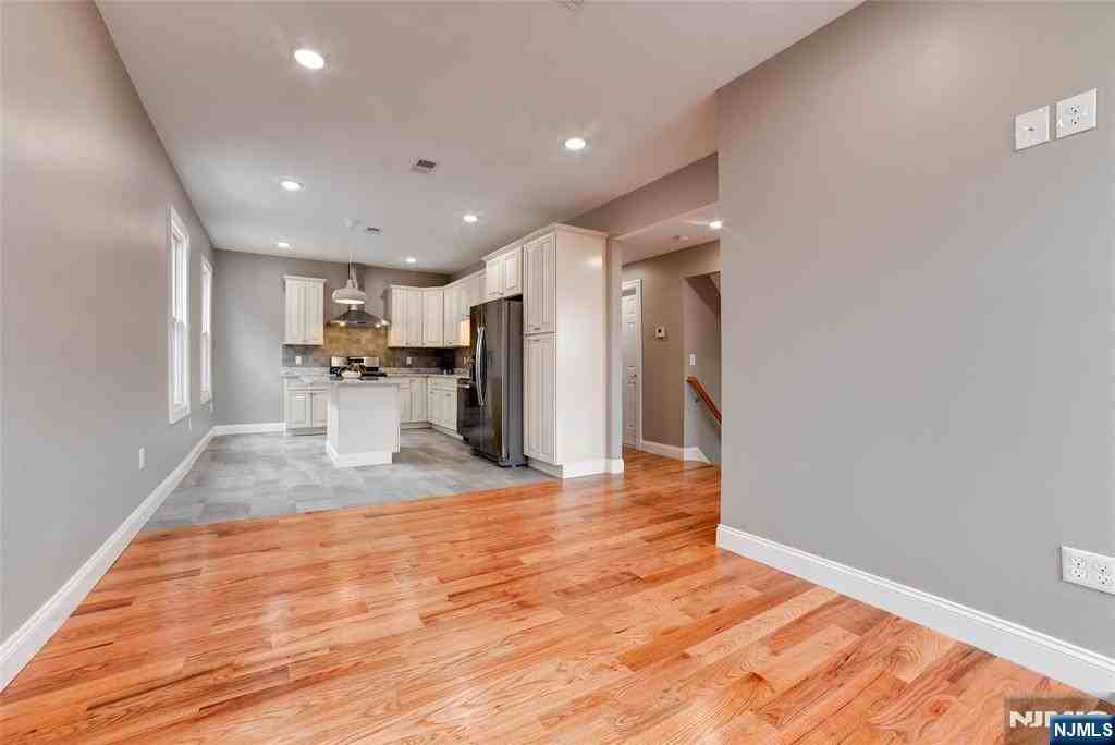 793 Kearny Ave ##2 - Photo 4 of 20