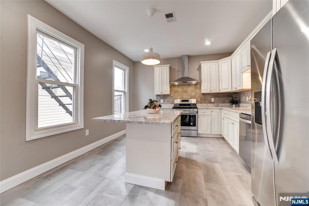 793 Kearny Ave ##2 - Photo 6 of 20