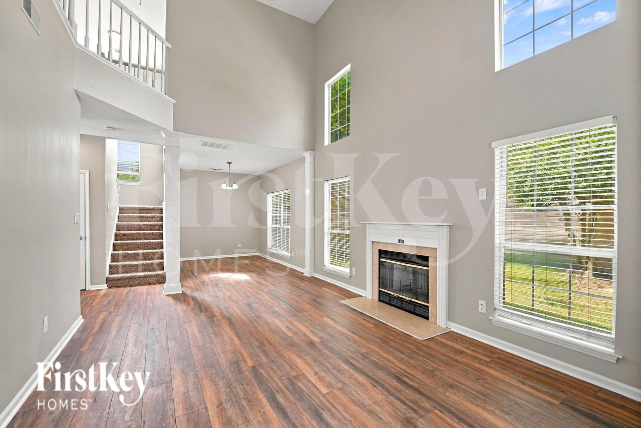 9838 Stephen Thompson Ln - Photo 4 of 19
