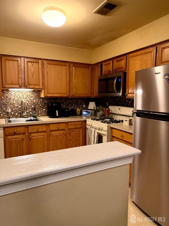 1216 Dogwood Ct