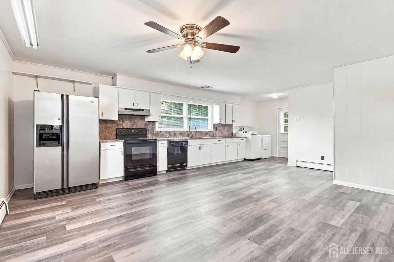 943 New Dover Rd - Photo 6 of 30