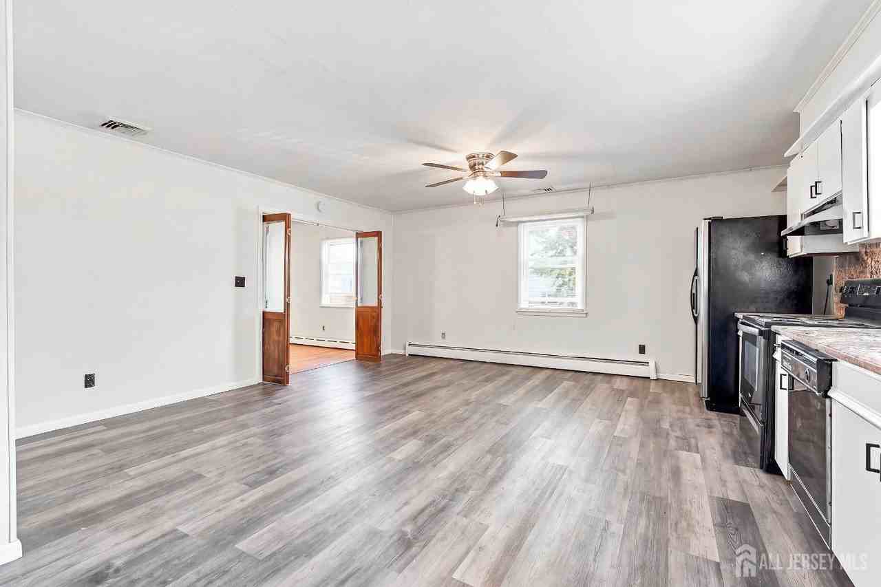 943 New Dover Rd - Photo 7 of 30