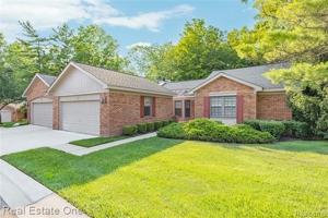 featured image of 7332 Meadowridge Cir