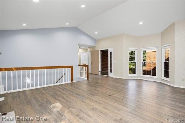 7332 Meadowridge Cir - Photo 6 of 35