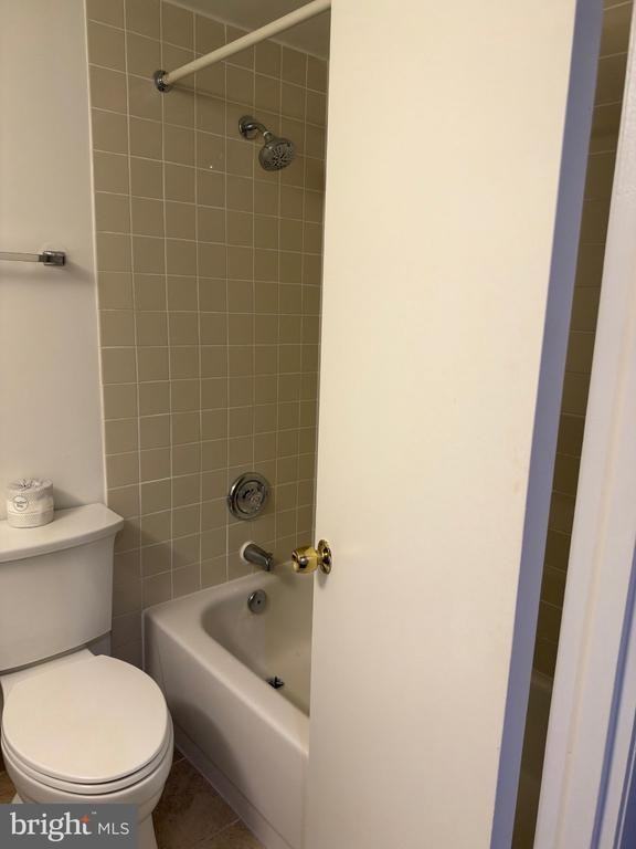 8640 Mathis Ave - Photo 5 of 10