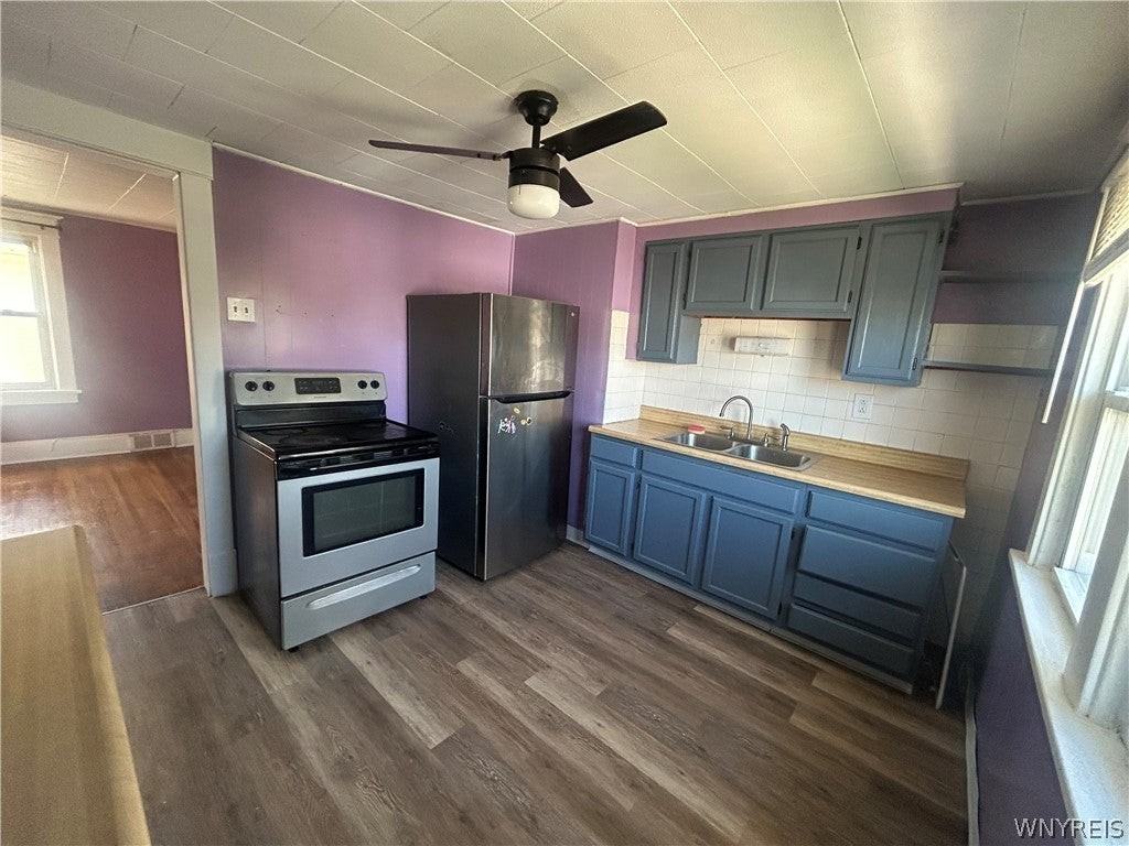 354 Shepard Ave - Photo 2 of 9