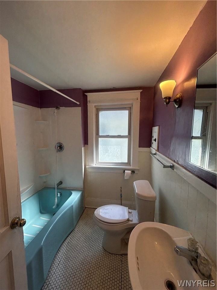 354 Shepard Ave - Photo 6 of 9