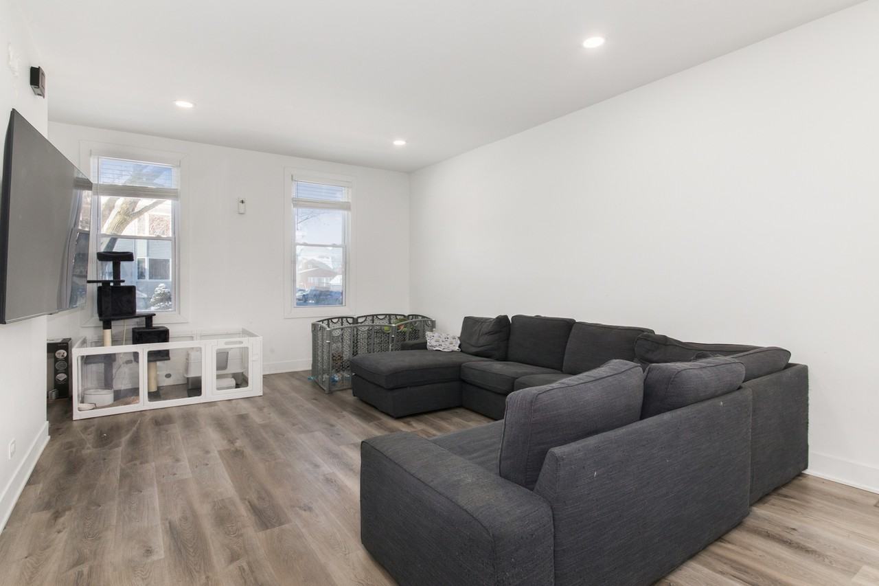 4055 Prairie Ave - Photo 5 of 14