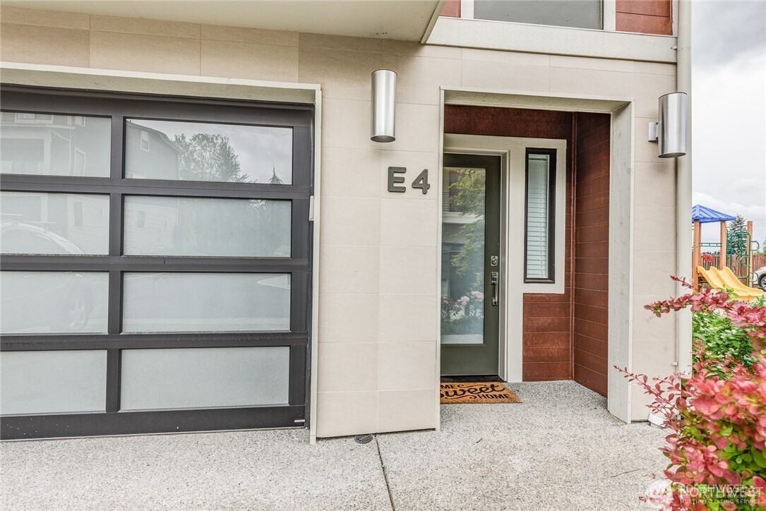 16021 Manor Way ##E4 - Photo 4 of 27