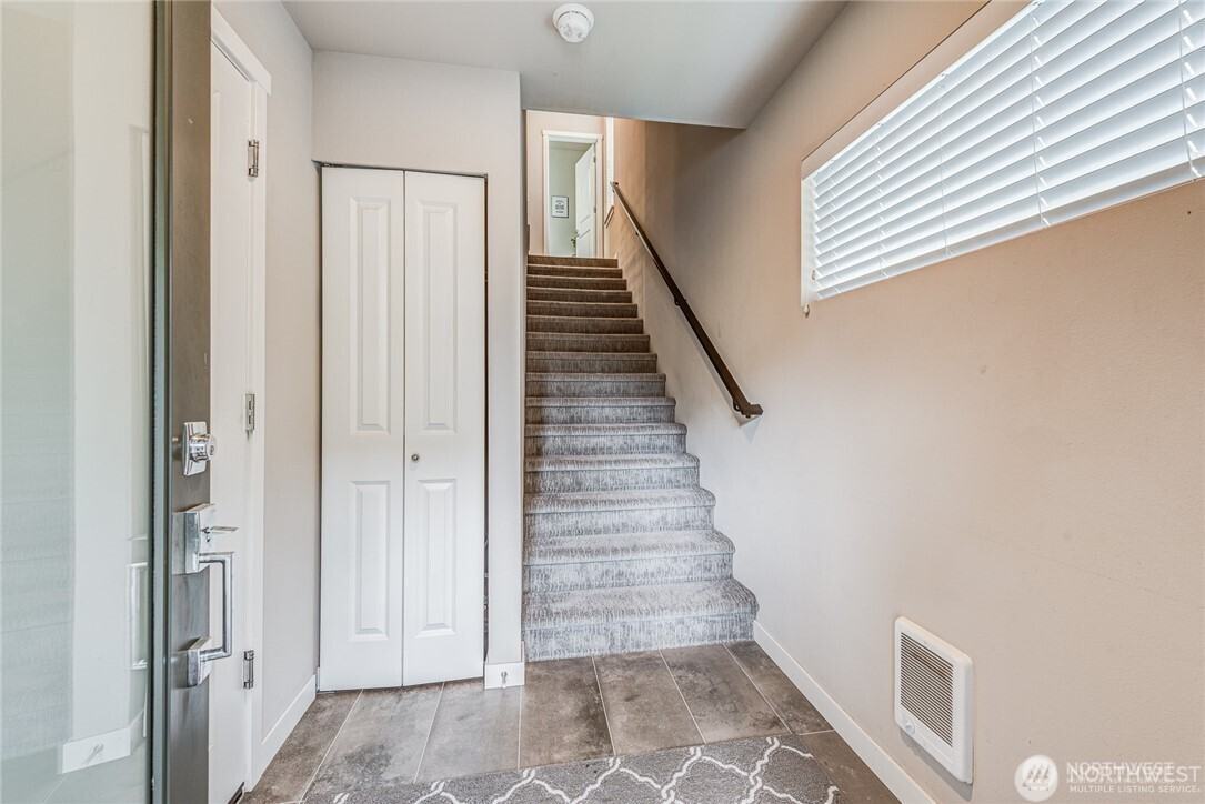 16021 Manor Way ##E4 - Photo 5 of 27