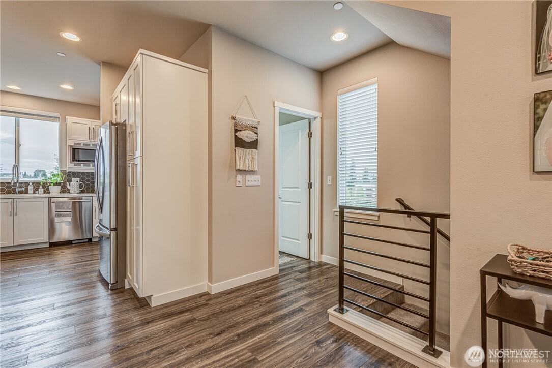 16021 Manor Way ##E4 - Photo 6 of 27