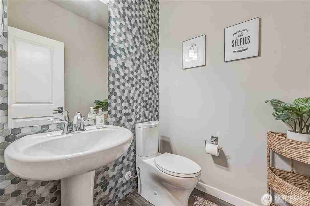 16021 Manor Way ##E4 - Photo 7 of 27