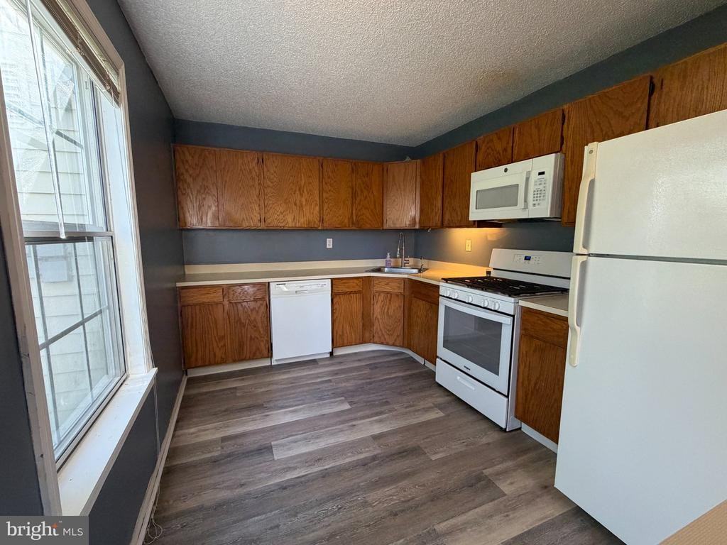 41 Lehavre Ct - Photo 4 of 18