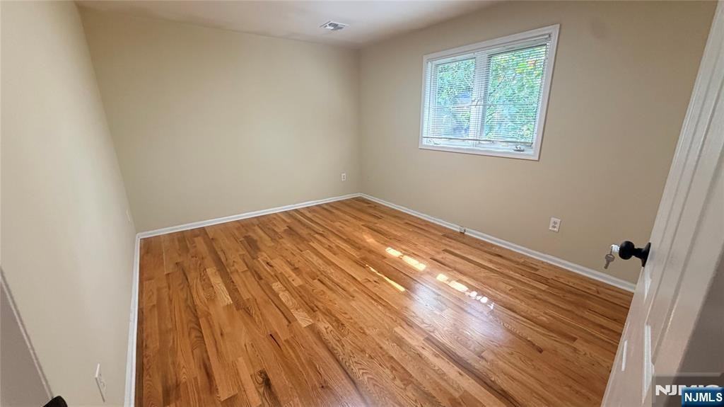 47 Cleveland St - Photo 5 of 15