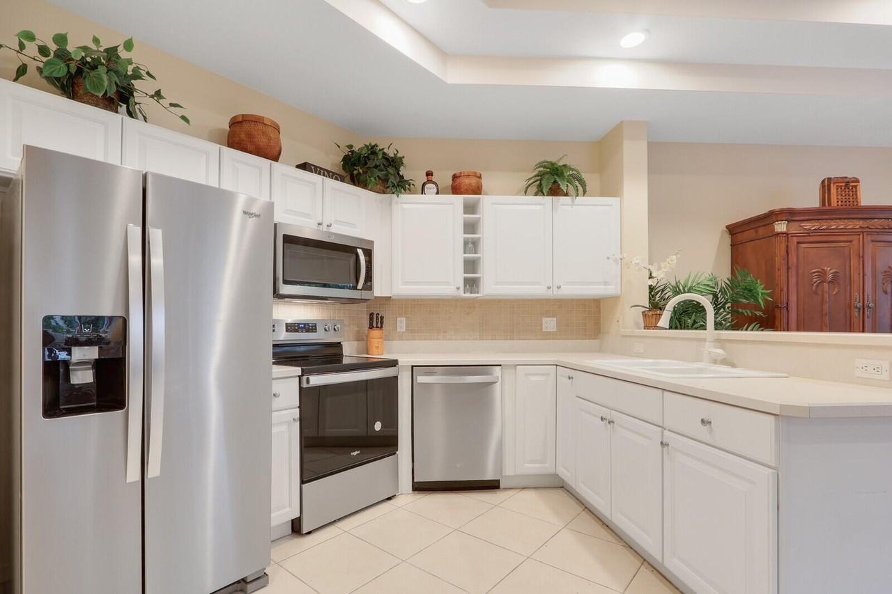 8936 Sandshot Ct #A - Photo 4 of 31