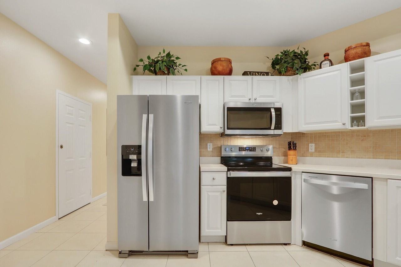 8936 Sandshot Ct #A - Photo 6 of 31