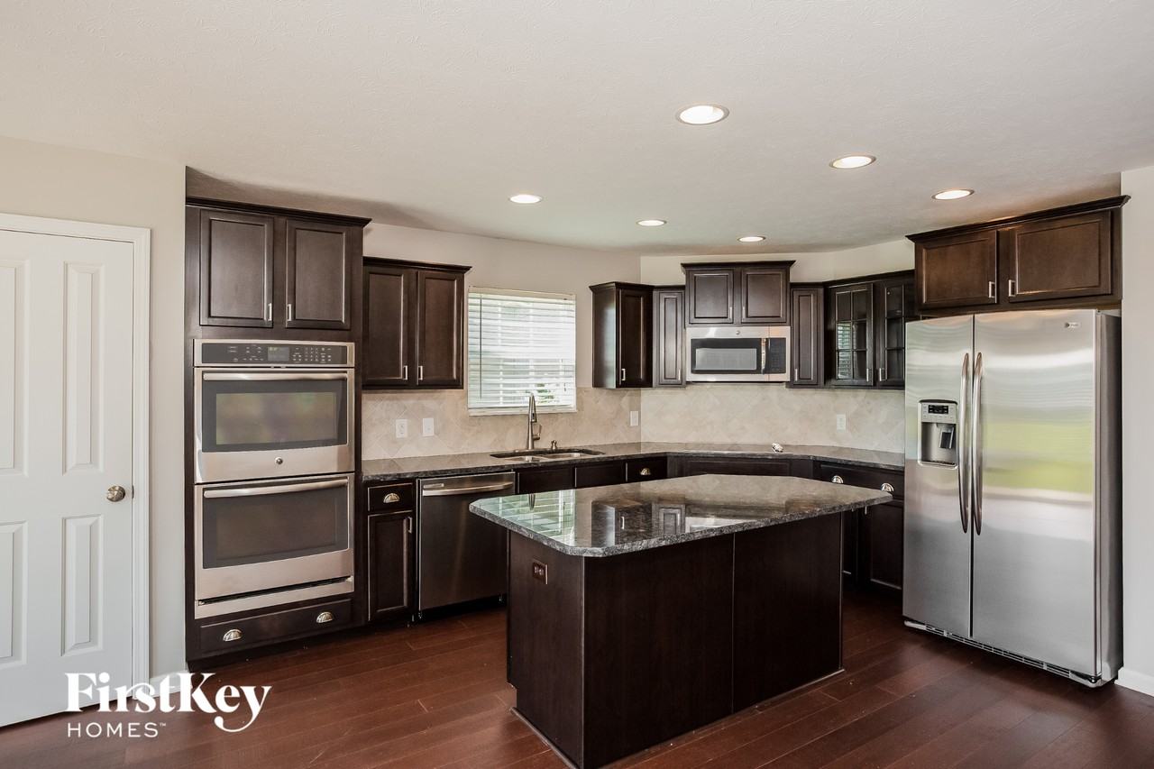 5201 Montevideo Dr - Photo 4 of 15