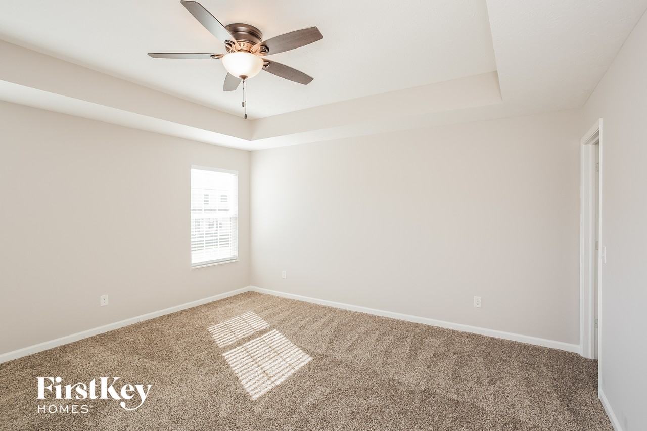 5201 Montevideo Dr - Photo 5 of 15
