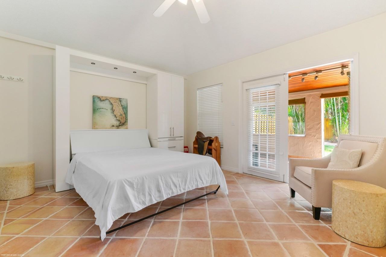 13477 Fountain View Blvd - Photo 7 of 24