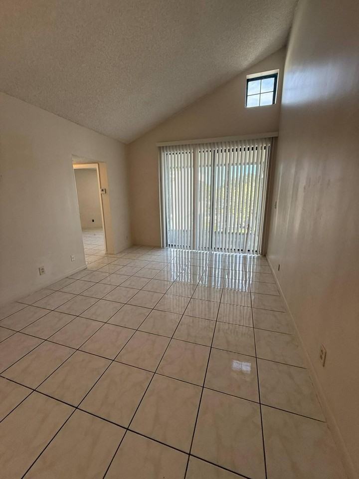 216 Lake Pointe Dr #222 - Photo 5 of 24