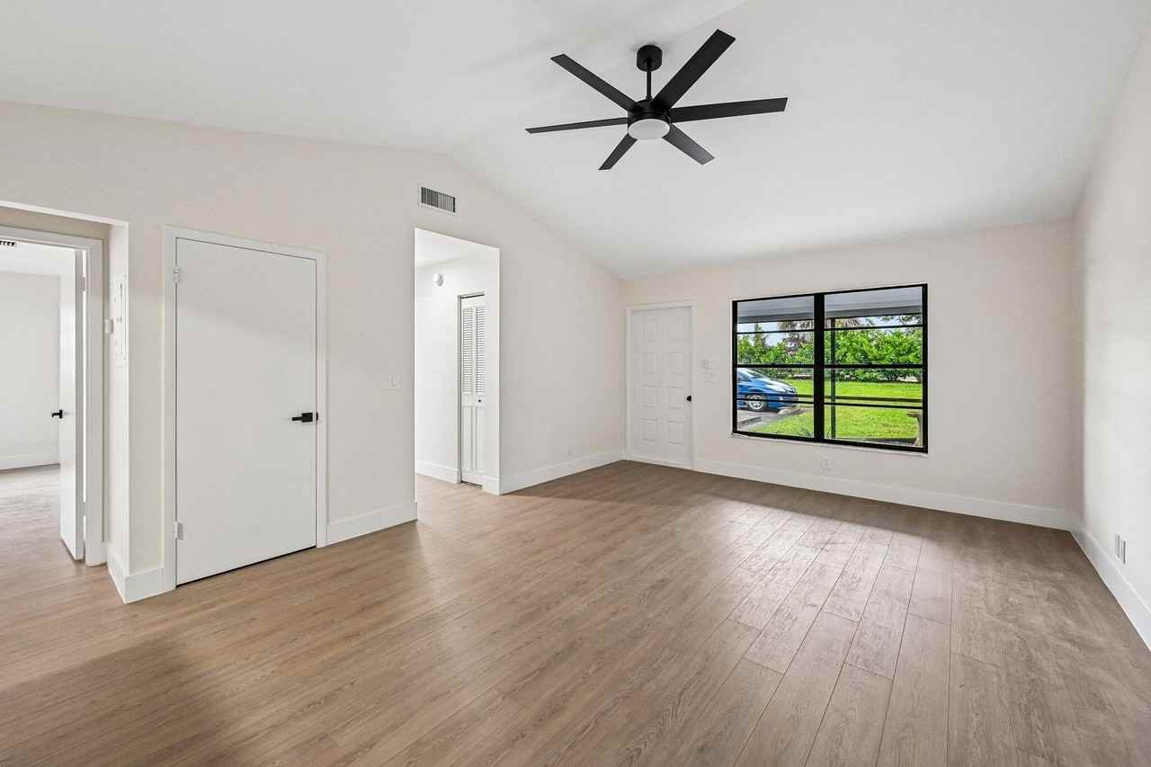 9095 Se Hobe Ridge Ave - Photo 7 of 19