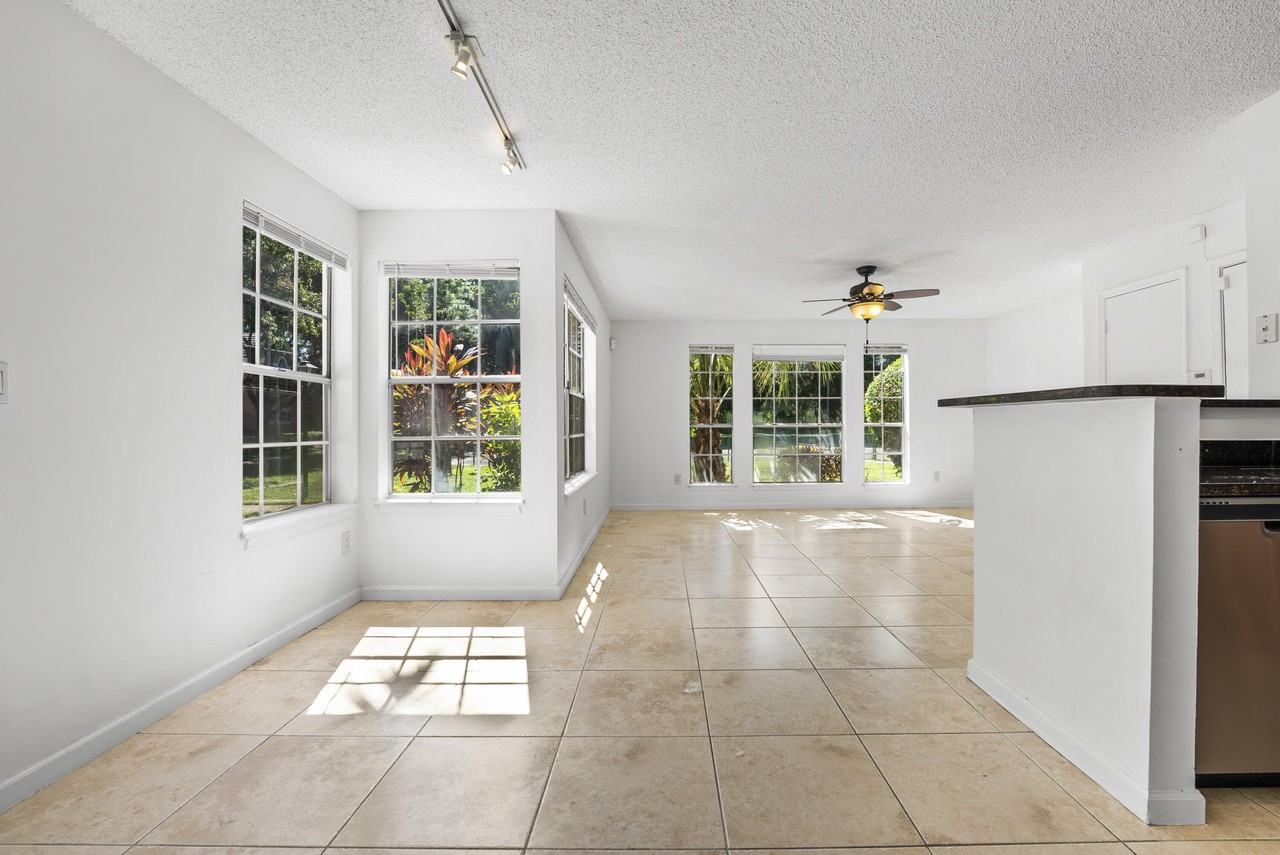 1001 Crystal Way #O - Photo 2 of 38