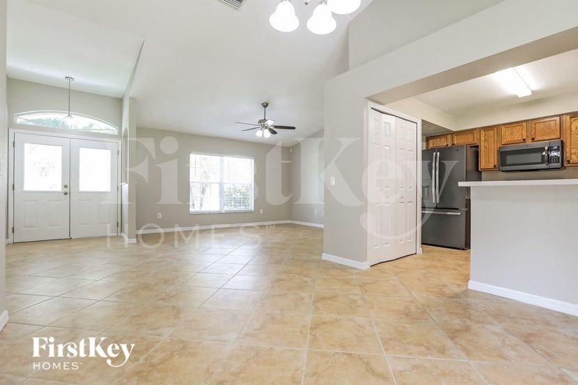 2585 Parrot St - Photo 4 of 15