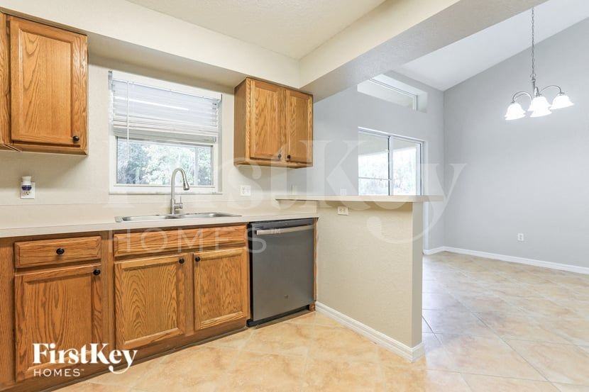 2585 Parrot St - Photo 6 of 15