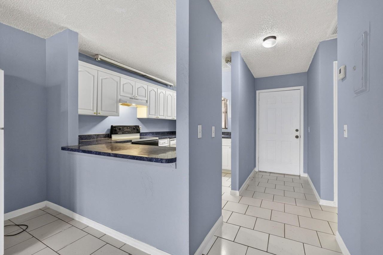 4661 Perth Rd - Photo 7 of 33