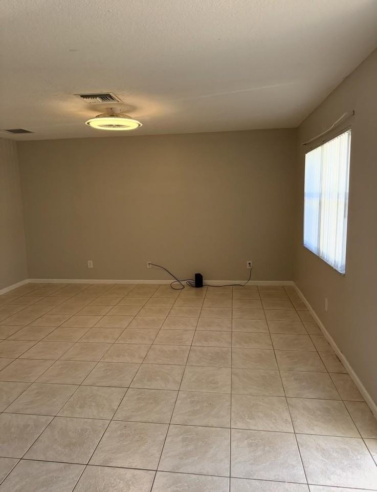 16930 93rd Rd N - Photo 5 of 10