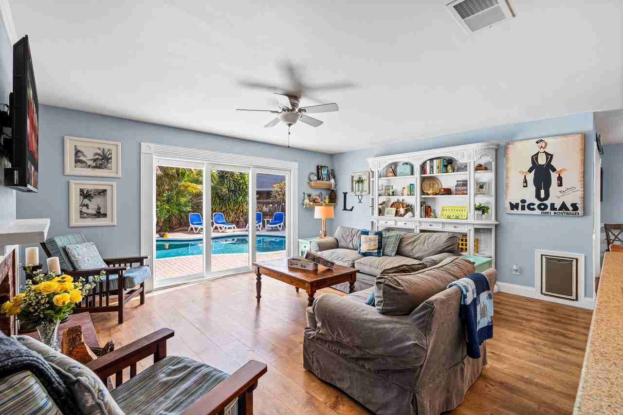 611 East Dr - Photo 6 of 39