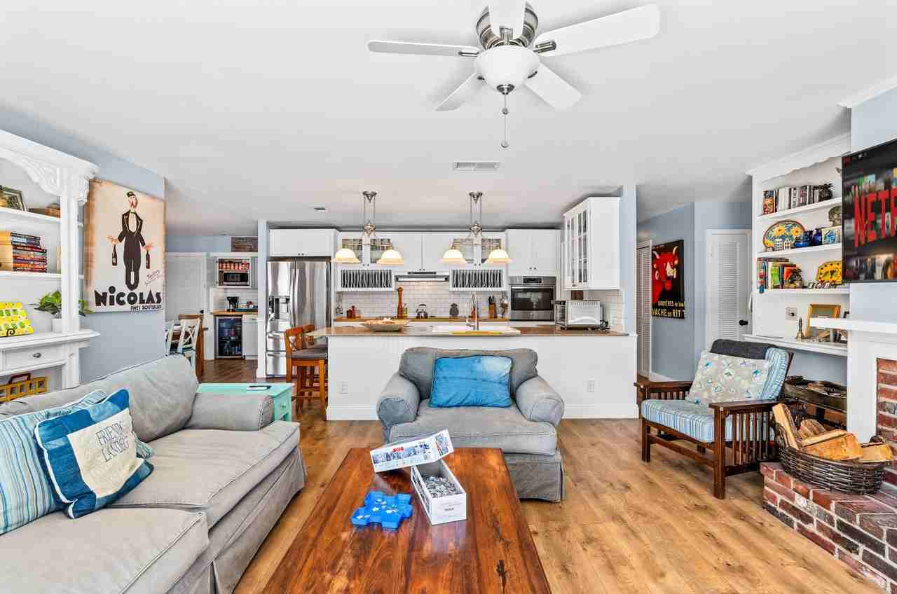 611 East Dr - Photo 7 of 39
