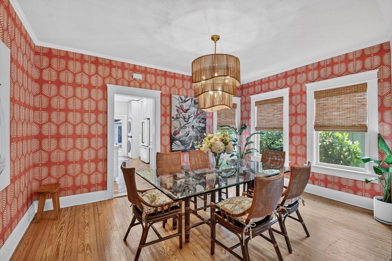 426 30th St - Photo 4 of 50