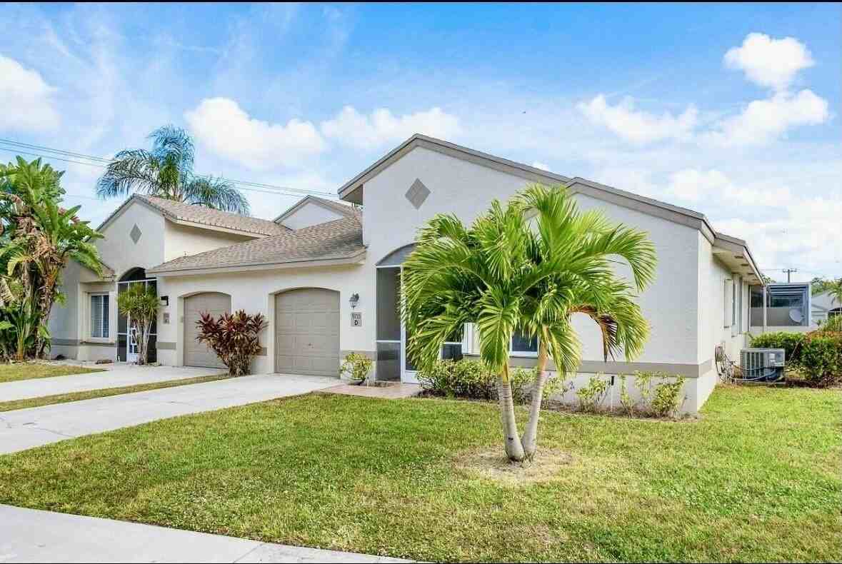 9733 Boca Gardens Cir N #D - Photo 4 of 37